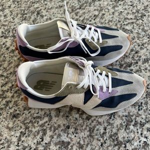 New balance 327 women’s retro style sneaker